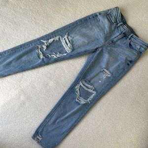 American Eagle Mom Jean. Sz 2 Light Distressed. EUC